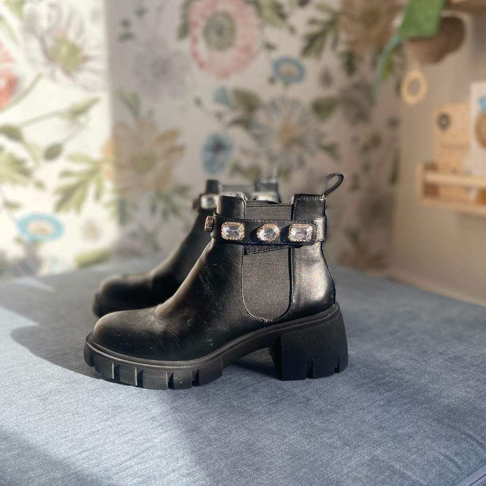 Madden Girl Boots 6.5